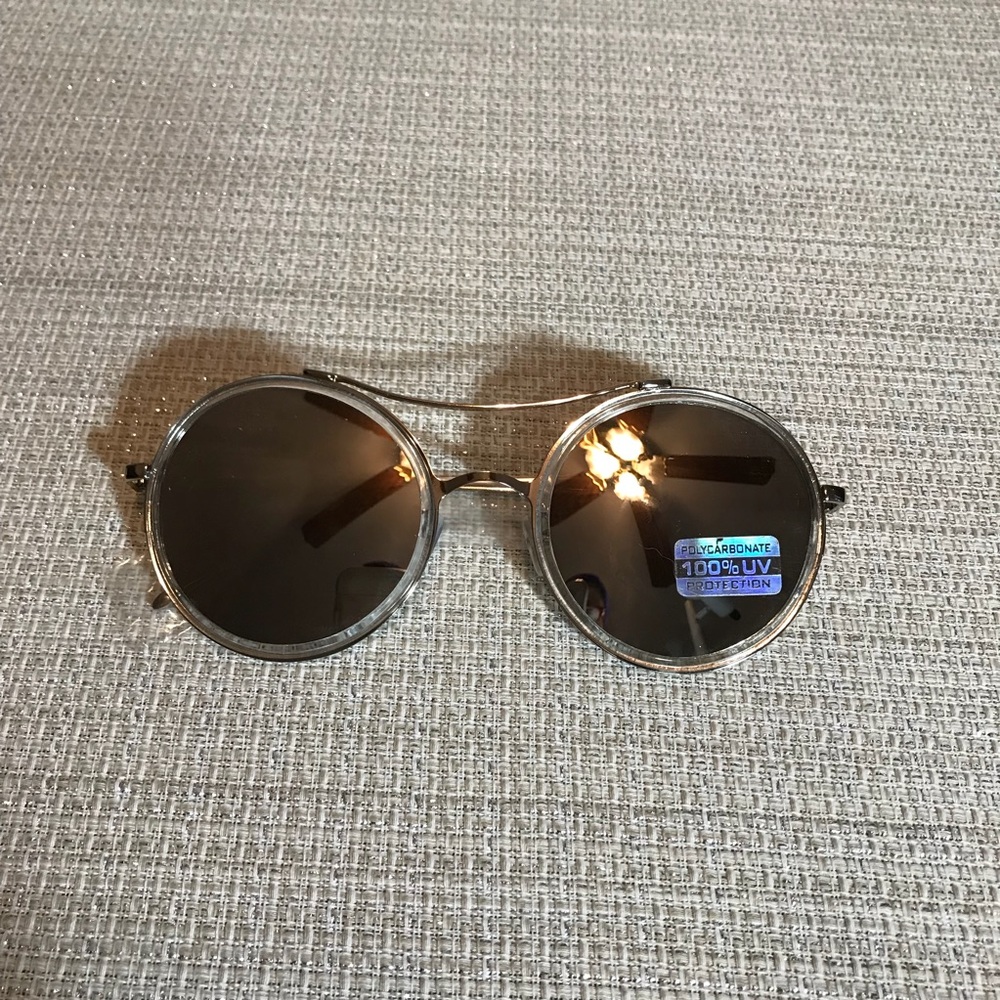 Round Retro Sunglasses - Picture 7 of 8